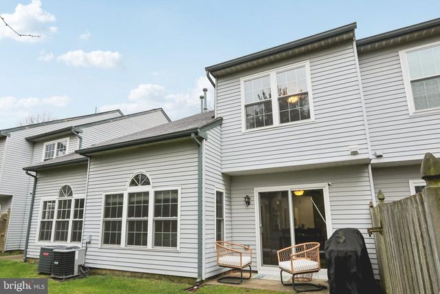 420 JAMESTOWN CT, Mount Laurel, NJ 08054