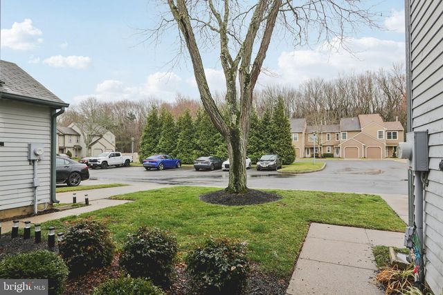 420 JAMESTOWN CT, Mount Laurel, NJ 08054