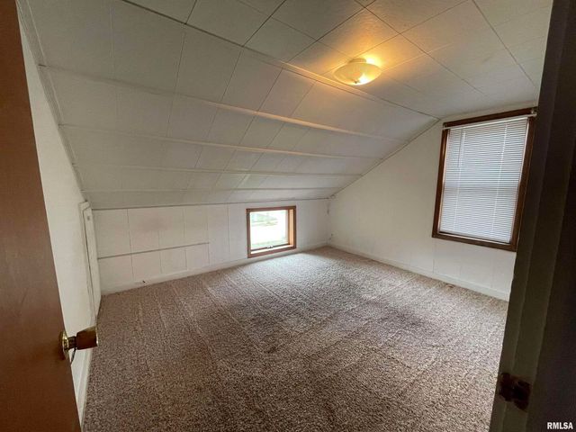 403 E CHESTNUT Street, Geneseo, IL 61254