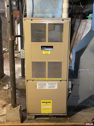 403 E CHESTNUT Street, Geneseo, IL 61254