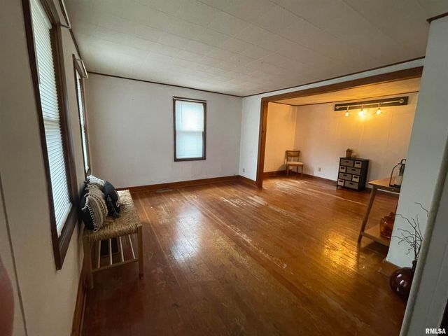 403 E CHESTNUT Street, Geneseo, IL 61254