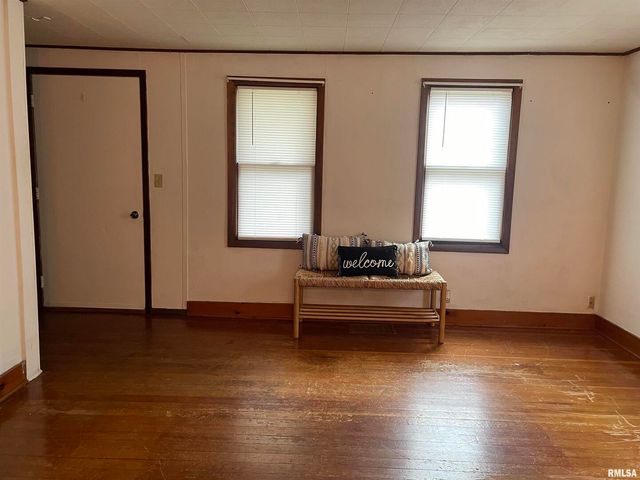 403 E CHESTNUT Street, Geneseo, IL 61254