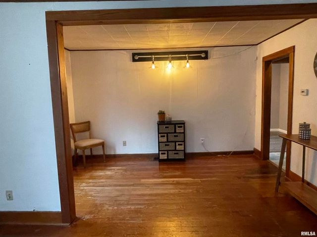 403 E CHESTNUT Street, Geneseo, IL 61254