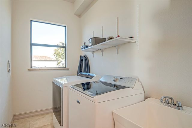 2828 NW 46th AVE, Cape Coral, FL 33993