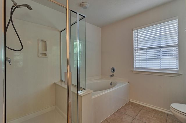 7 Wickerdale, The Woodlands, TX 77382