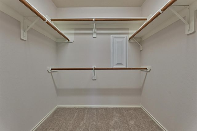 7 Wickerdale, The Woodlands, TX 77382