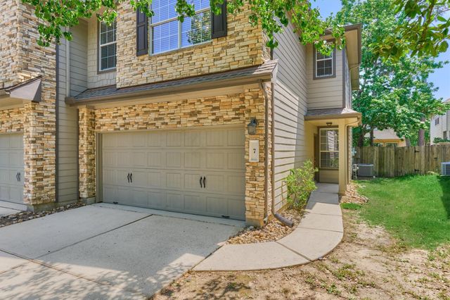 7 Wickerdale, The Woodlands, TX 77382