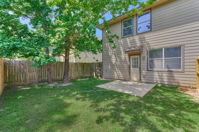 7 Wickerdale, The Woodlands, TX 77382