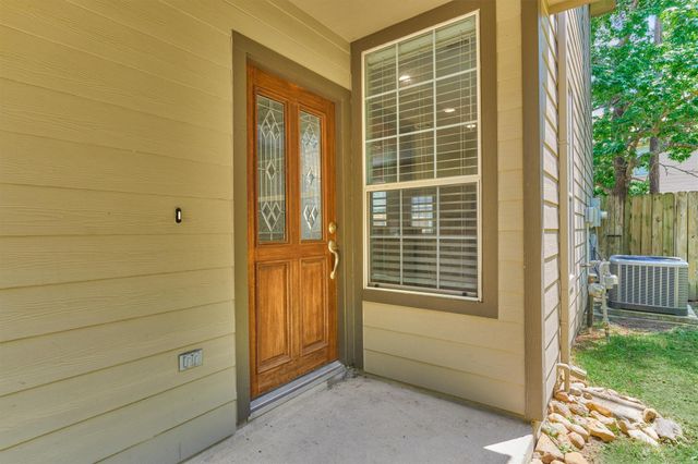 7 Wickerdale, The Woodlands, TX 77382