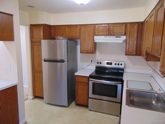 21230 W Glen Haven Circle 64, Novi, MI 48167