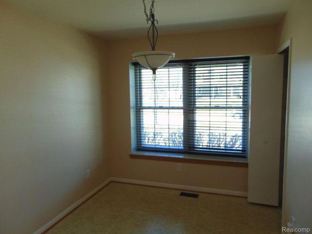 21230 W Glen Haven Circle 64, Novi, MI 48167