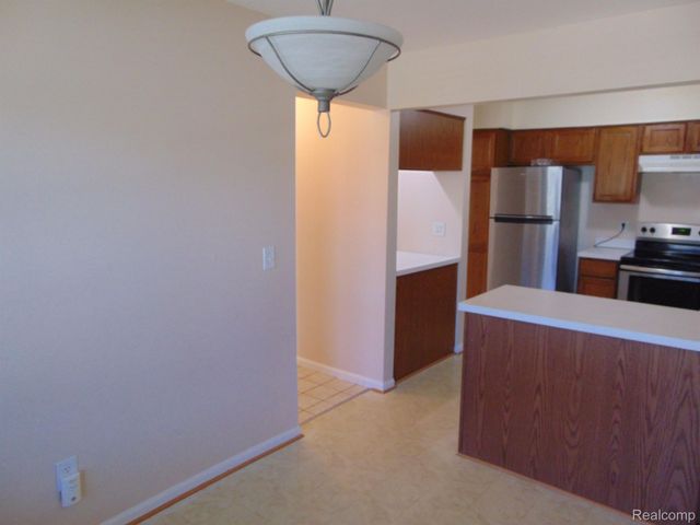 21230 W Glen Haven Circle 64, Novi, MI 48167