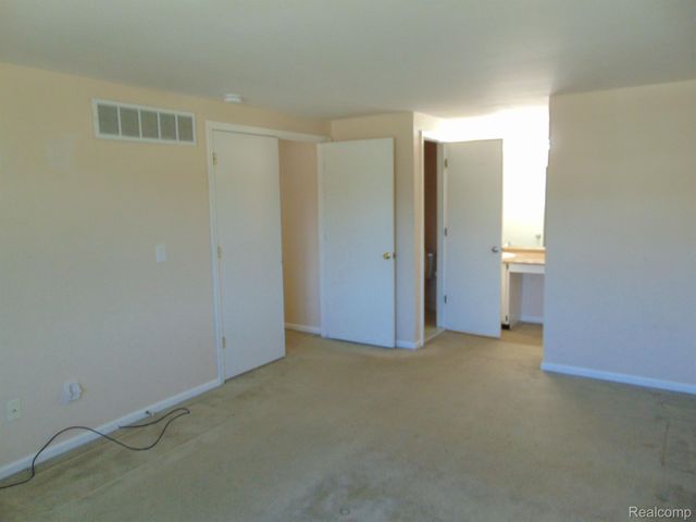 21230 W Glen Haven Circle 64, Novi, MI 48167