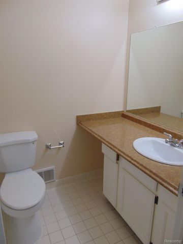 21230 W Glen Haven Circle 64, Novi, MI 48167