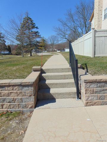 21230 W Glen Haven Circle 64, Novi, MI 48167