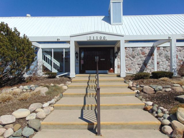 21230 W Glen Haven Circle 64, Novi, MI 48167