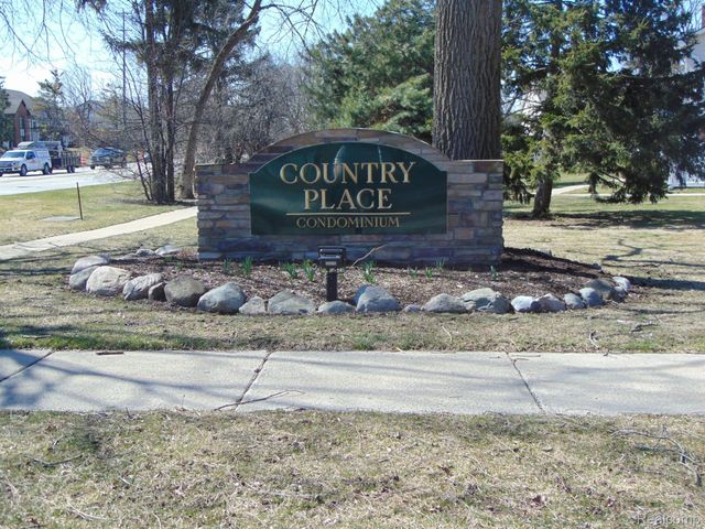 21230 W Glen Haven Circle 64, Novi, MI 48167
