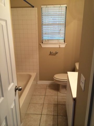 230 N Olive Avenue, Fayetteville, AR 72701