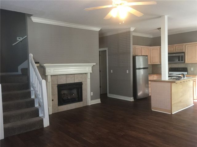 230 N Olive Avenue, Fayetteville, AR 72701