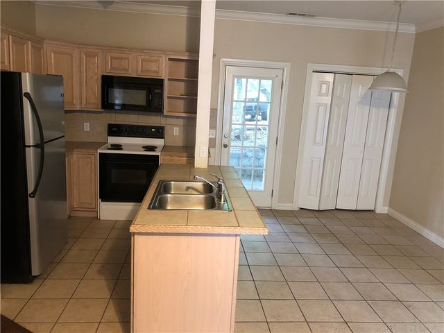 230 N Olive Avenue, Fayetteville, AR 72701