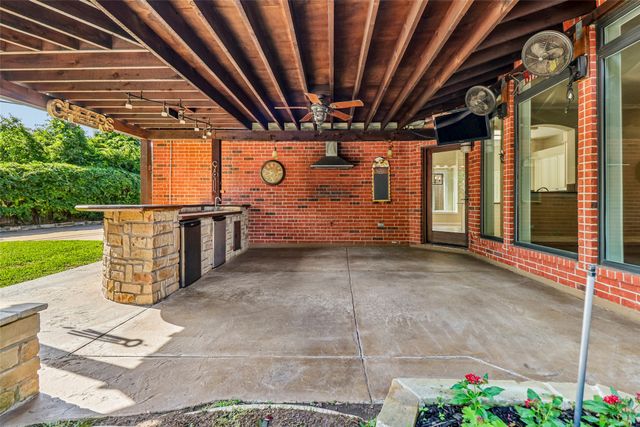 3720 Cripple Creek Court, Bedford, TX 76021