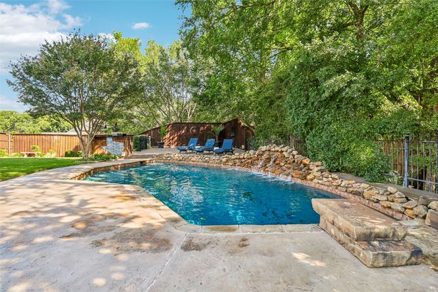3720 Cripple Creek Court, Bedford, TX 76021