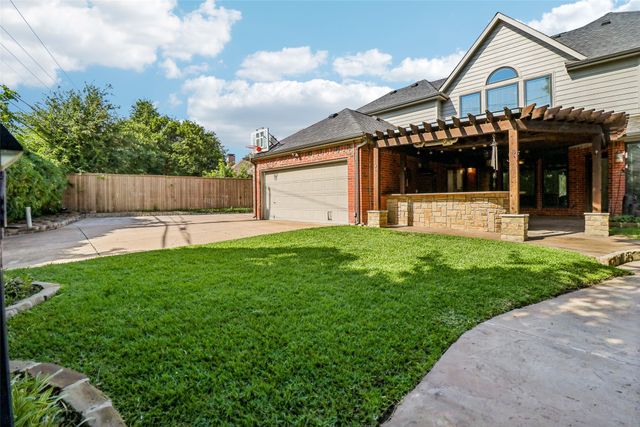 3720 Cripple Creek Court, Bedford, TX 76021