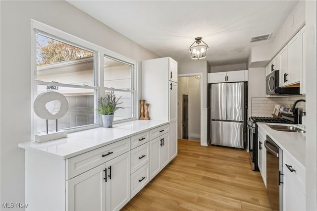 36465 Chestnut Ridge Road, North Ridgeville, OH 44039