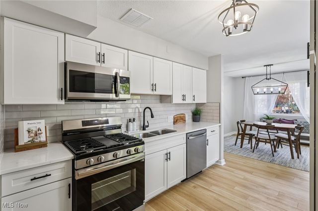 36465 Chestnut Ridge Road, North Ridgeville, OH 44039