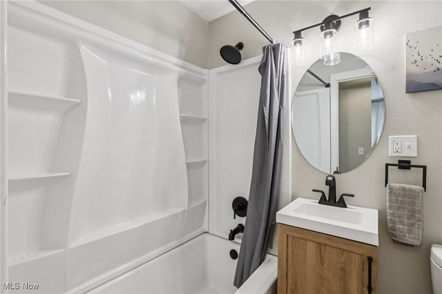 36465 Chestnut Ridge Road, North Ridgeville, OH 44039