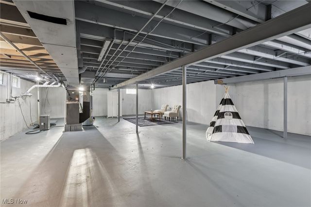 36465 Chestnut Ridge Road, North Ridgeville, OH 44039