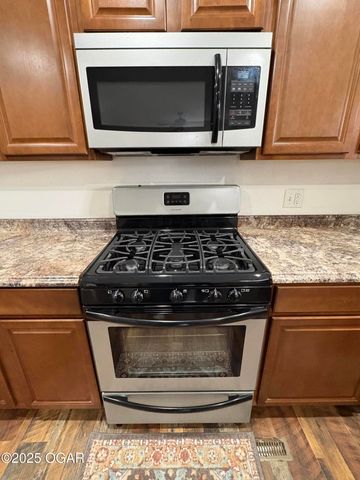 728 S Highland Avenue, Joplin, MO 64801