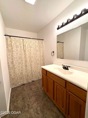 728 S Highland Avenue, Joplin, MO 64801