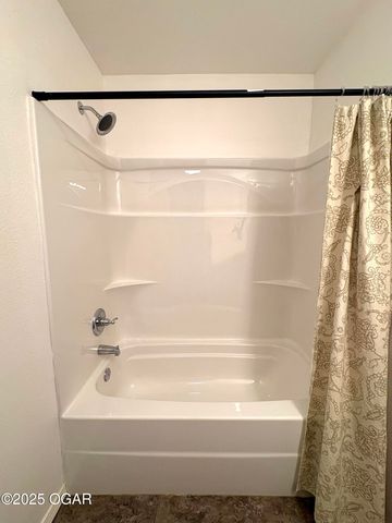 728 S Highland Avenue, Joplin, MO 64801