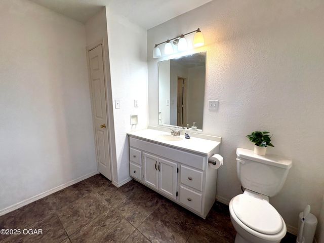 728 S Highland Avenue, Joplin, MO 64801