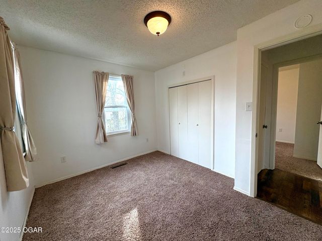 728 S Highland Avenue, Joplin, MO 64801