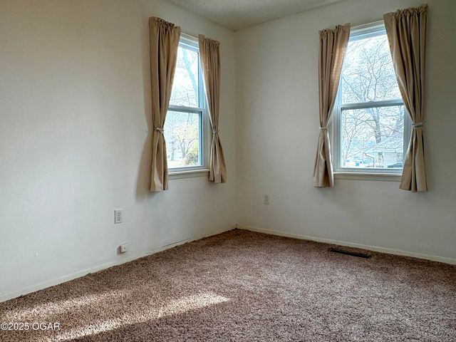 728 S Highland Avenue, Joplin, MO 64801