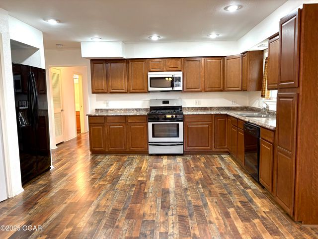 728 S Highland Avenue, Joplin, MO 64801