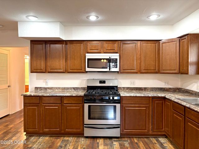 728 S Highland Avenue, Joplin, MO 64801