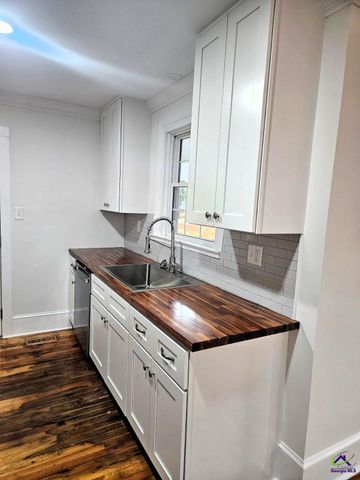 30 MITCHELL Street, Hawkinsville, GA 31036