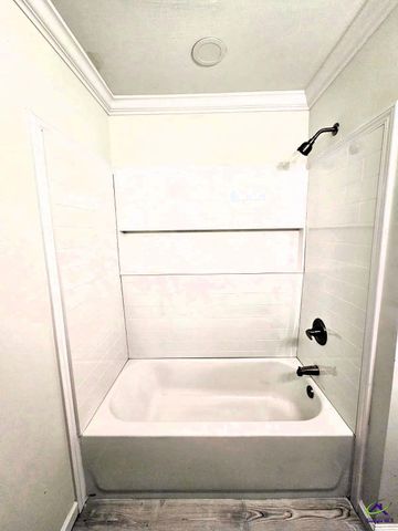 30 MITCHELL Street, Hawkinsville, GA 31036