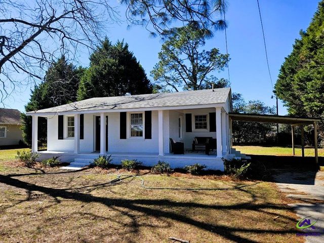 30 MITCHELL Street, Hawkinsville, GA 31036