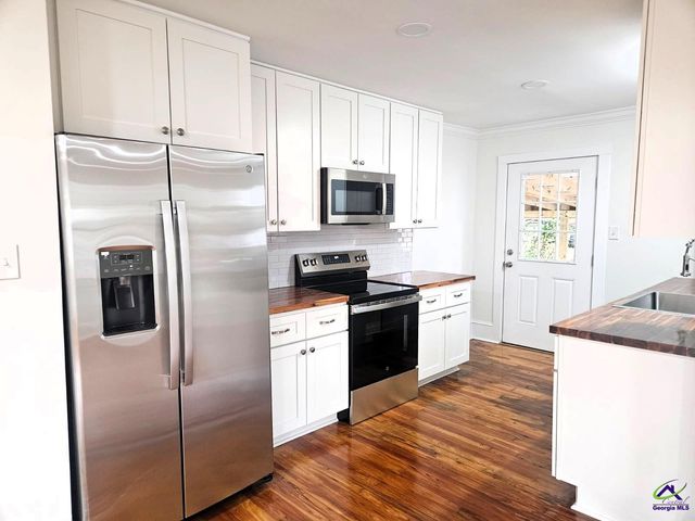 30 MITCHELL Street, Hawkinsville, GA 31036