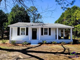 30 MITCHELL Street, Hawkinsville, GA 31036
