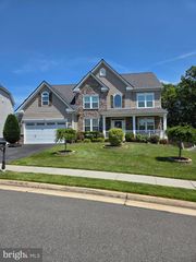 3183 FLEDGLING CIR, Woodbridge, VA 22193
