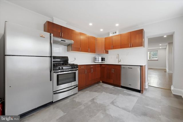 330 E THOMPSON ST, Philadelphia, PA 19125