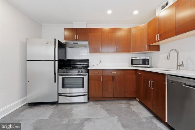 330 E THOMPSON ST, Philadelphia, PA 19125