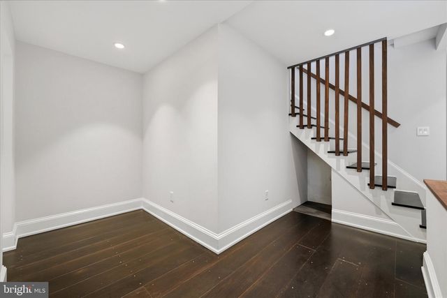 330 E THOMPSON ST, Philadelphia, PA 19125