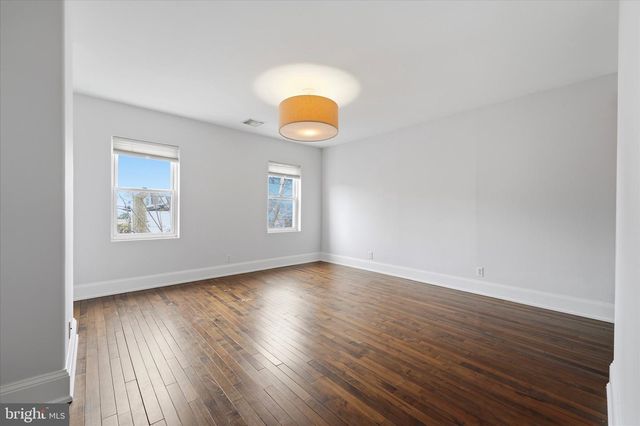 330 E THOMPSON ST, Philadelphia, PA 19125