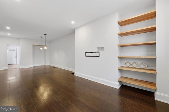 330 E THOMPSON ST, Philadelphia, PA 19125